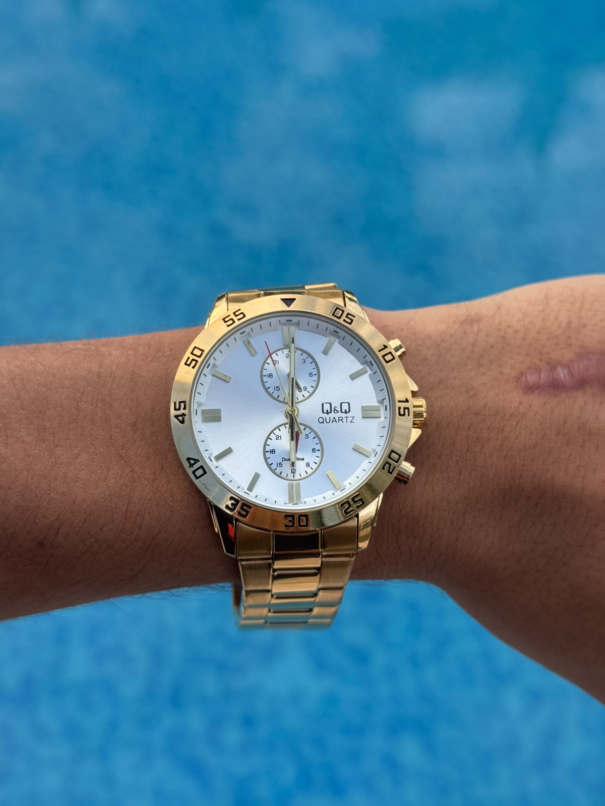 QYQ Crono Dorado Tablero Plateado