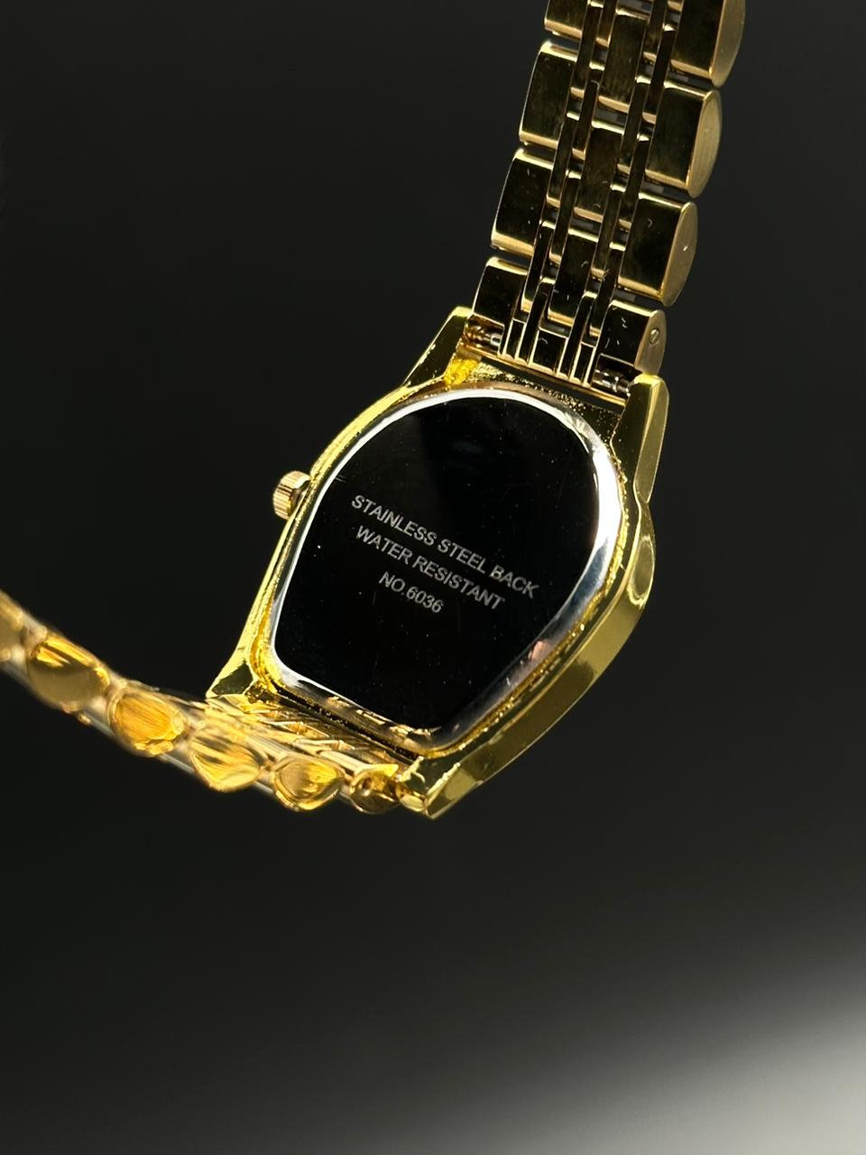 Crtr Mujer Dorado Tablero Plateado