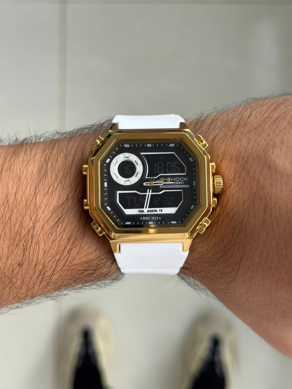 G-Shck Royale Blanco Tablero Negro-Dorado