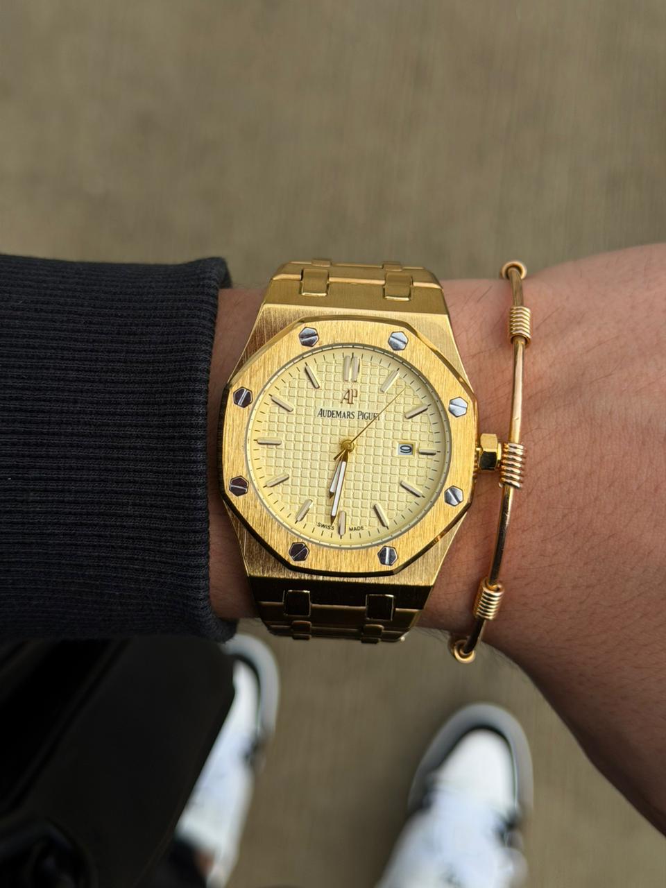 Admrs Metálico Liso Dorado Tablero Dorado