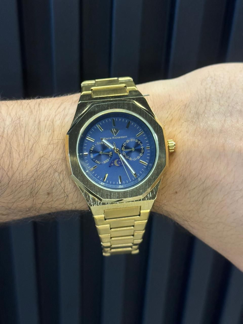 Prr Rchrdson Dorado Tablero Azul