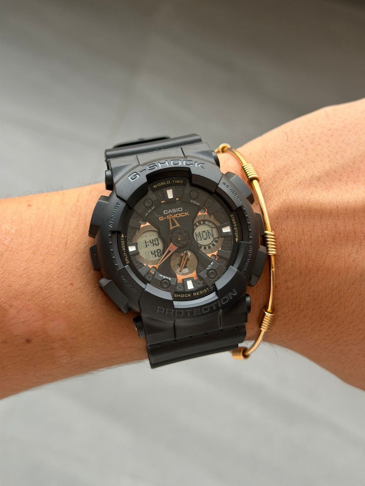 G-Shck World Time  Negro  - Fondo Café