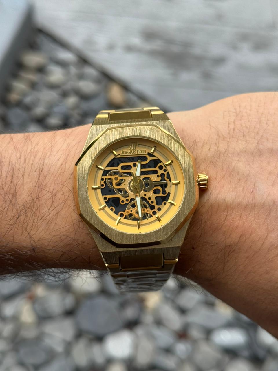 Admrs Oak Metalico Dorado Tablero Dorado Negro