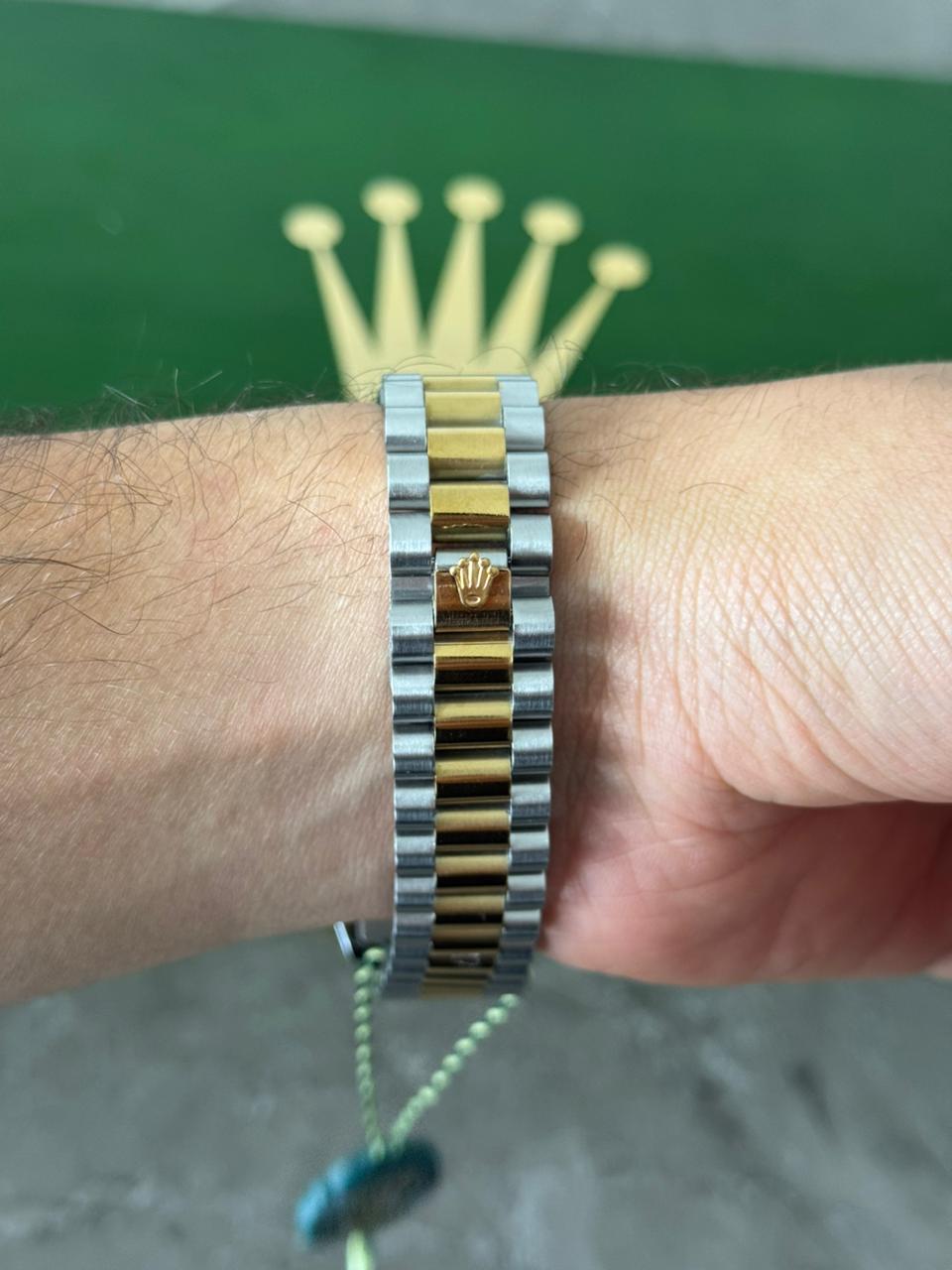 Rlx Arabe Liso Bicolor Dorado Tablero Plateado