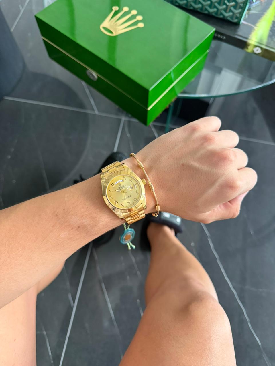 Rlx Arabe Liso Dorado Tablero Dorado
