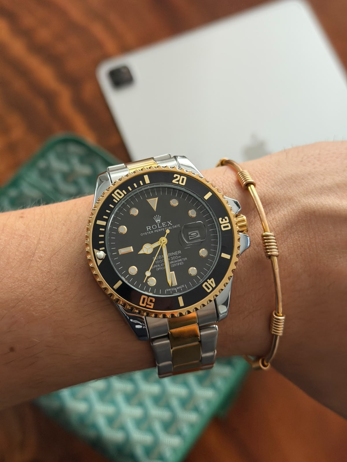 Rlx  Submariner New Bicolor Dorado Tablero Negro Bisel Negro