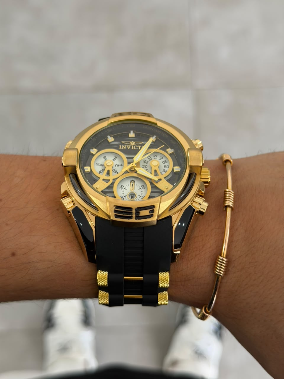 Invct Aviator Goma Negra Tablero Blanco Dorado Negro