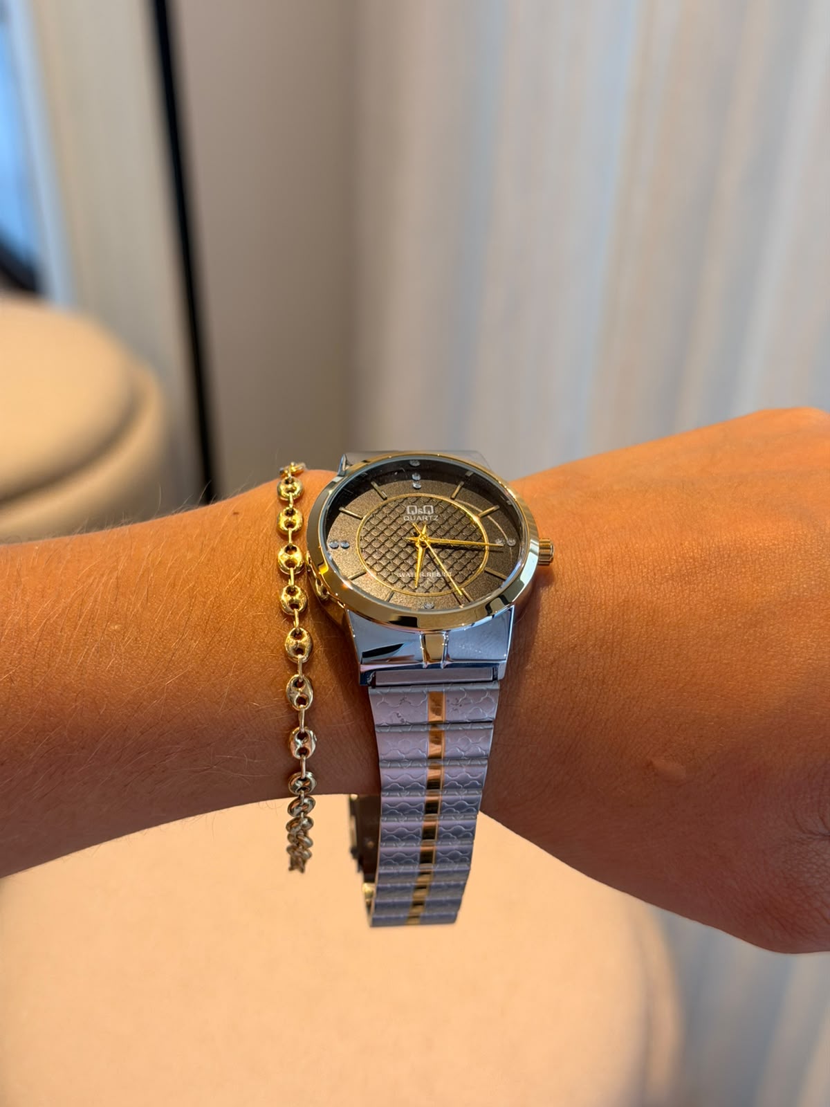 QYQ QT Mujer Bicolor Dorado Tablero Negro