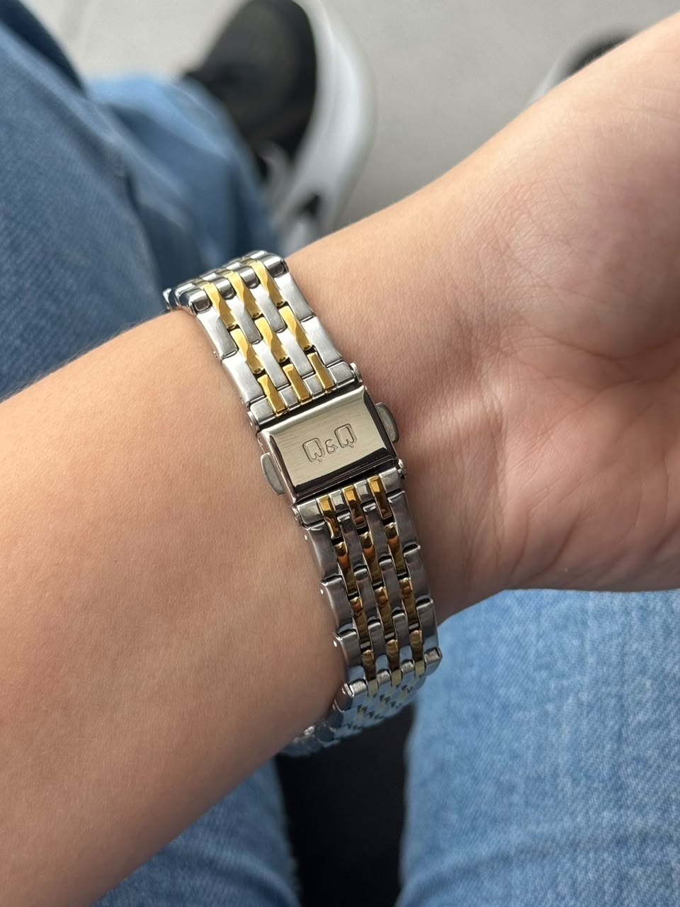 QYQ Mujer Quartz Bicolor Dorado Tablero Negro