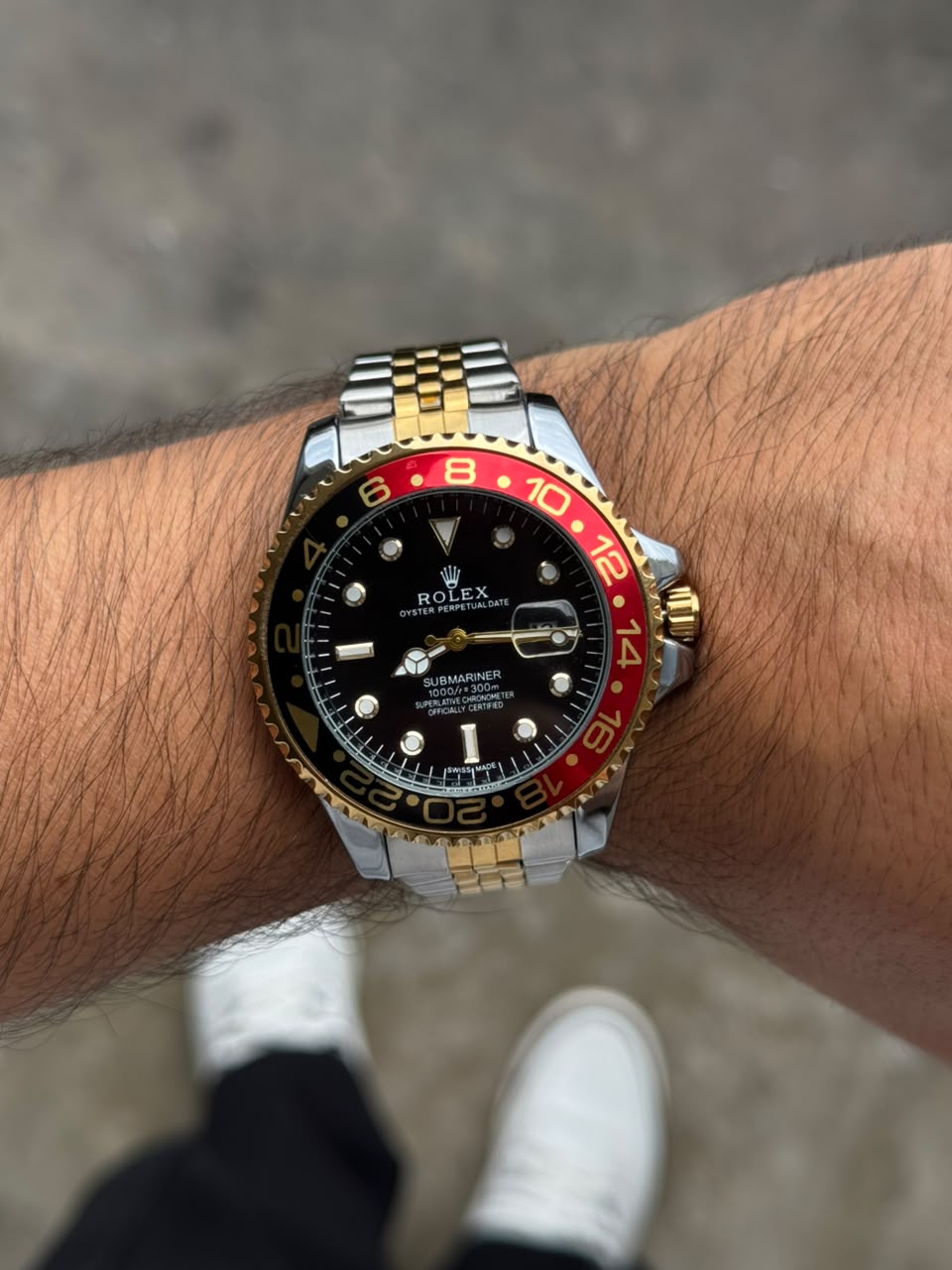 Rlx Gmt 2 Bicolor Dorado Tablero Negro Bisel Rojo Negro
